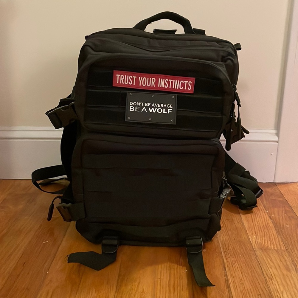 Wolfpak 25L black backpack in excellent used condition
